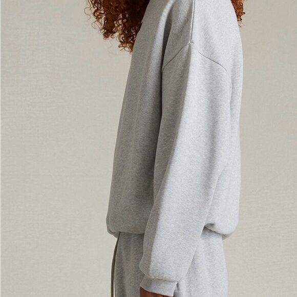 FEAR OF GOD ESSENTIALS LIGHT HEATHER GREY CREW NECK SWEATSHIRT NWT SIZE L - Picture 6 of 6